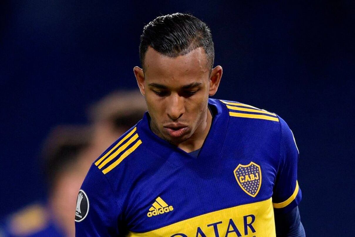 Villa debe decidir si se opera antes o después del Superclásico