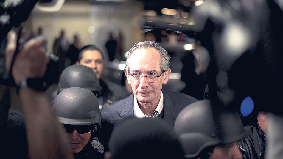 Colom fue detenido en su residencia ubicada en un sector exclusivo al este de Ciudad de Guatemala.