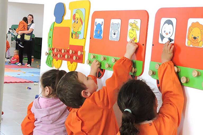 El aumento de cuotas es necesario para afrontar los alquileres y los salarios docentes.