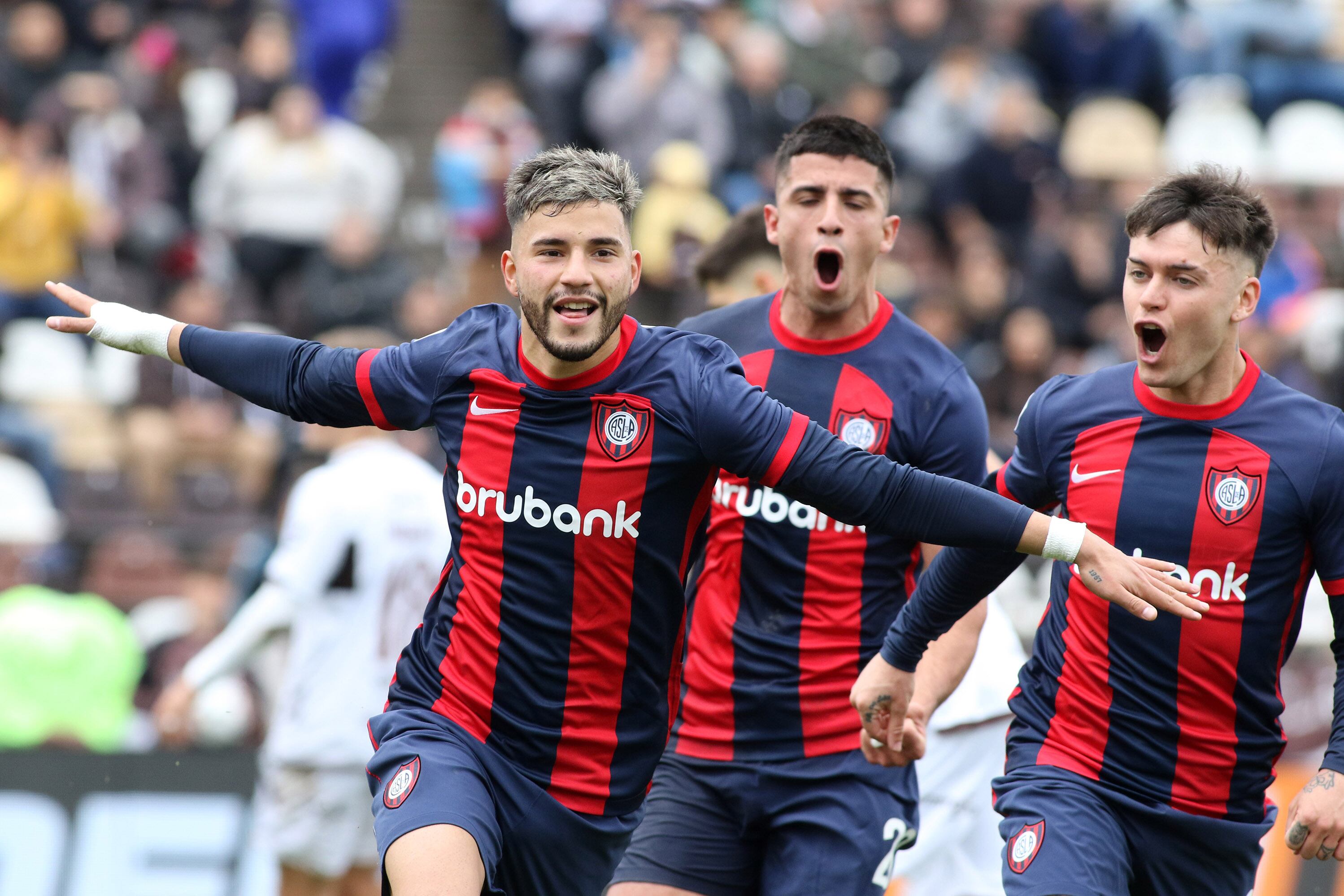 Leguizamón abrió la cuenta para San Lorenzo, que sumó su segundo triunfo al hilo para salir del fondo.
