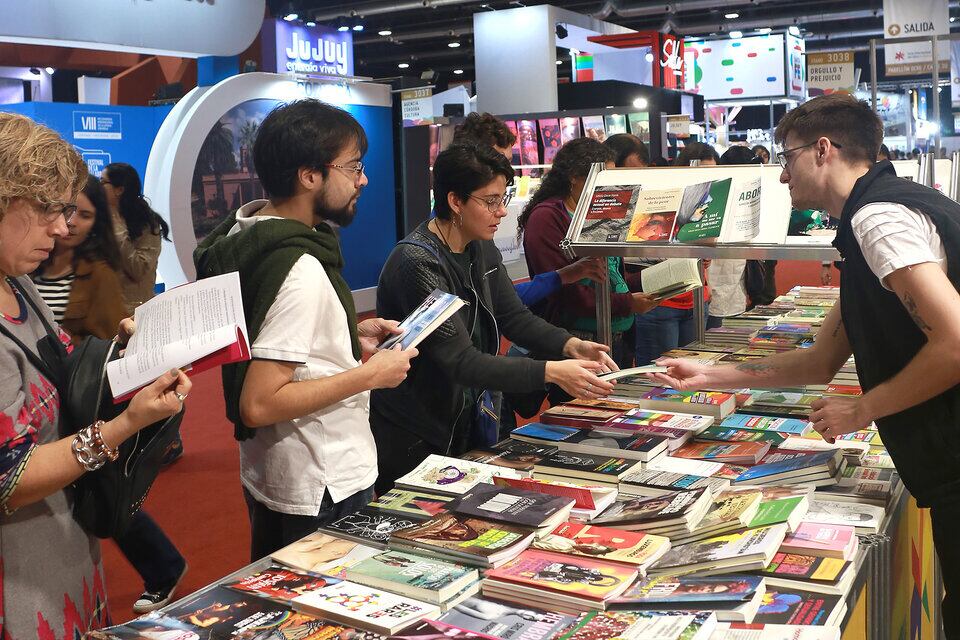 Feria del libro 2024 : invitados, fechas, horarios y cómo comprar entradas este fin de semana
