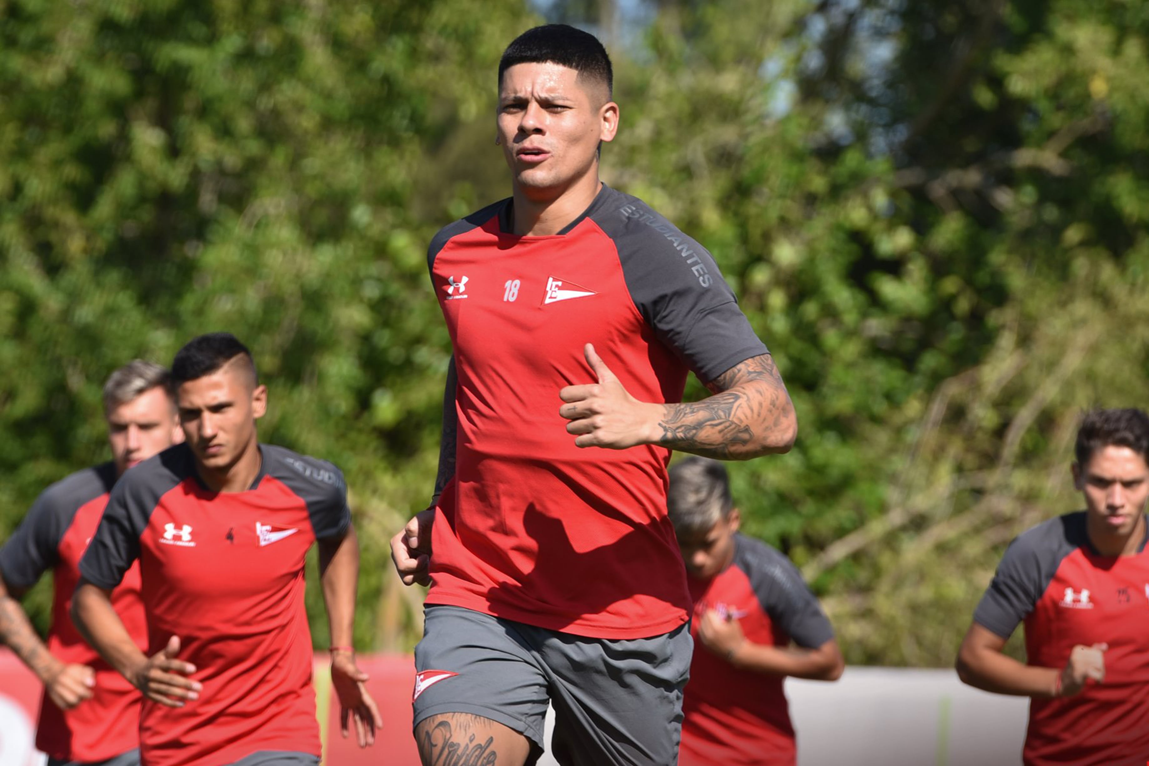 La puesta a punto de Rojo, flamante refuerzo de Estudiantes de La Plata.