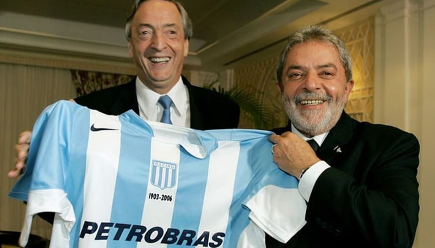 Néstor Kirchner, con la camiseta de Racing, y Lula da Silva.