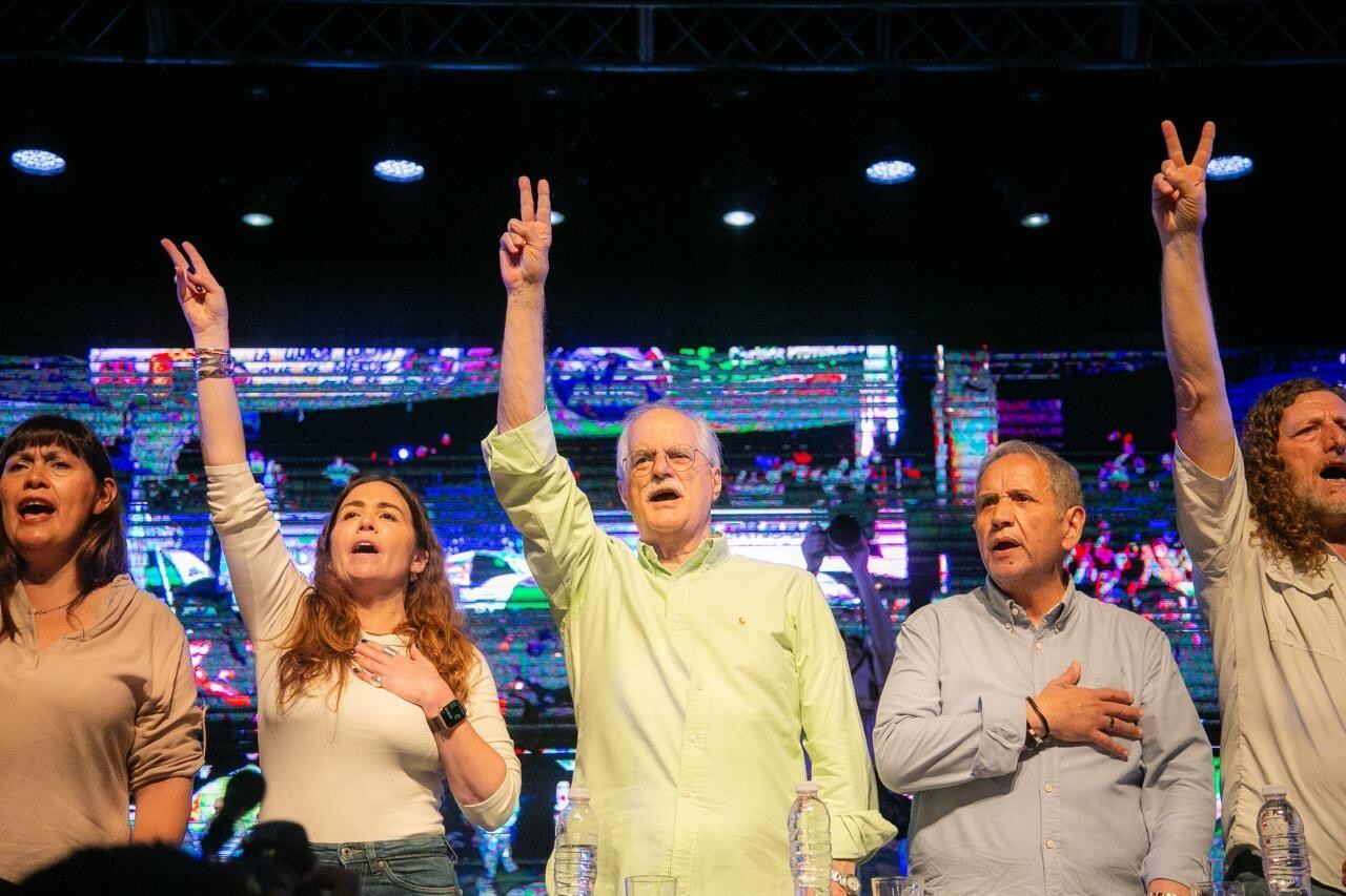 Taiana habló de que tiene que haber una "reforma progresiva para fortalecer el empleo".