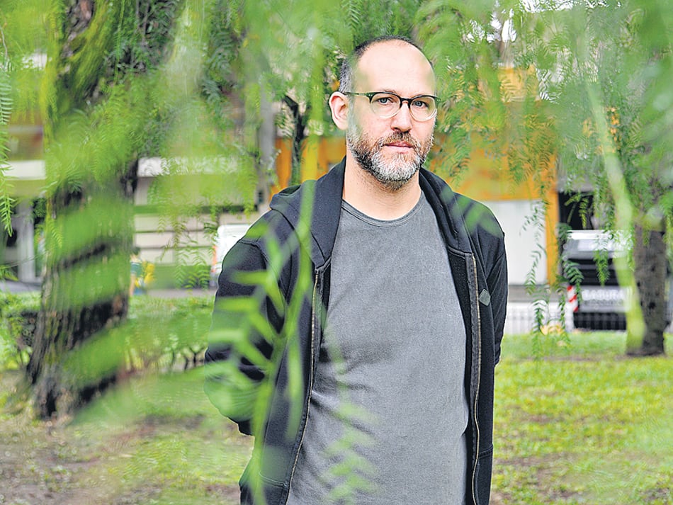 Feldman propone un dispositivo teatral tan interesante como poco convencional.