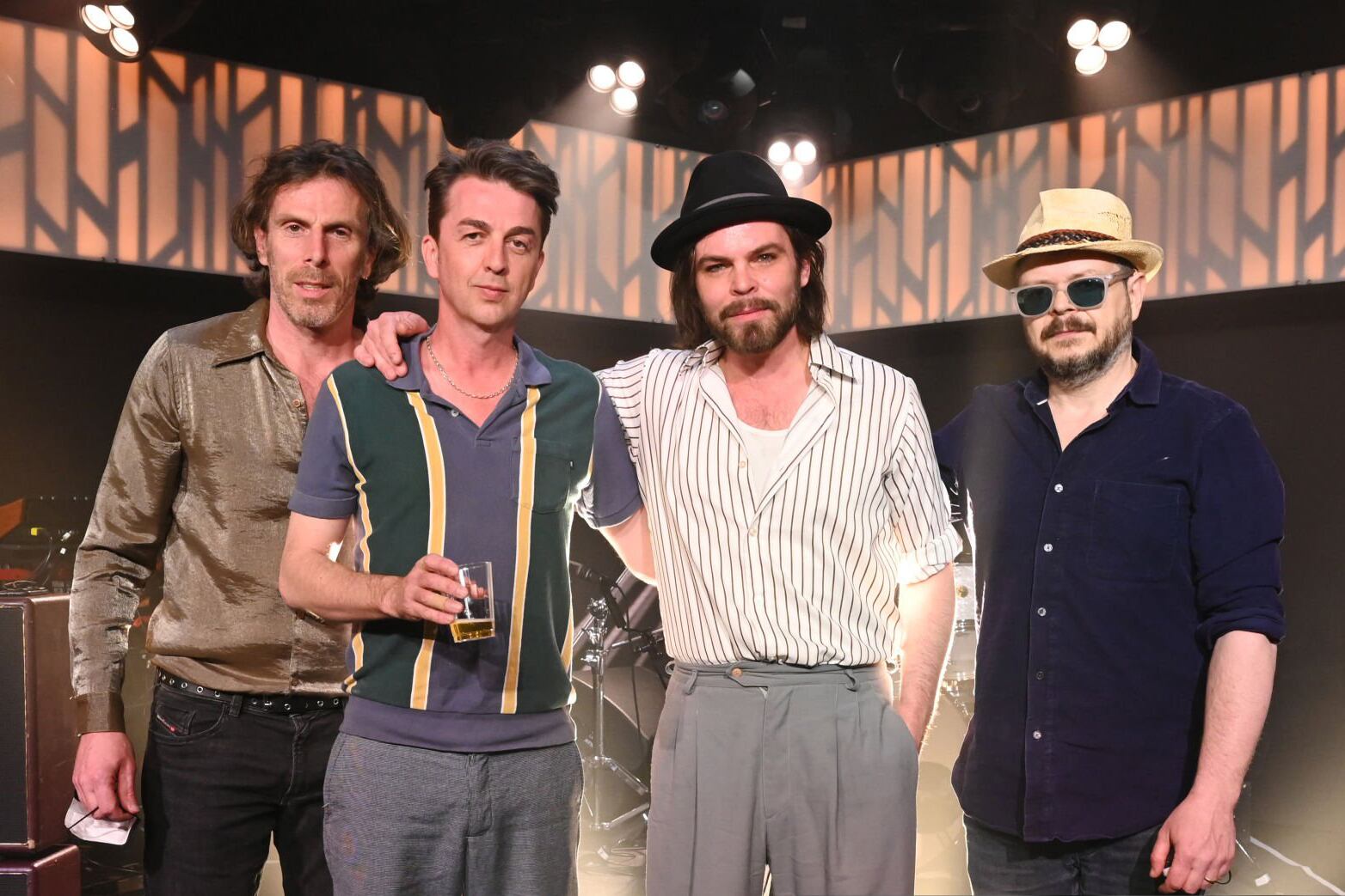 "Es agradable visitar la nostalgia, no por mucho tiempo, pero pasar por ahí", señala la banda