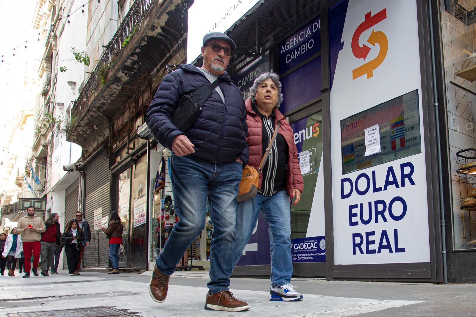 El menor riesgo de dolarización a raíz del resultado electoral contuvo la corrida.