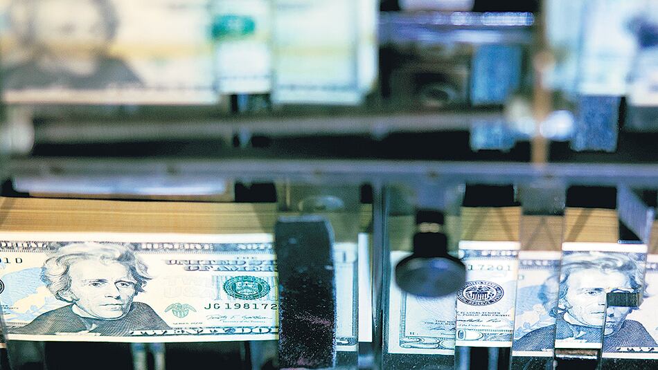 La divisa estadounidense registró su mayor suba desde 2002.