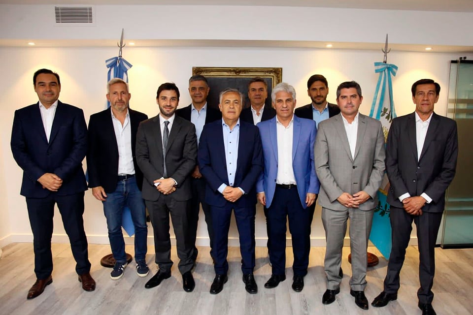 Pullaro con los gobernadores de JxC en la Casa de Mendoza