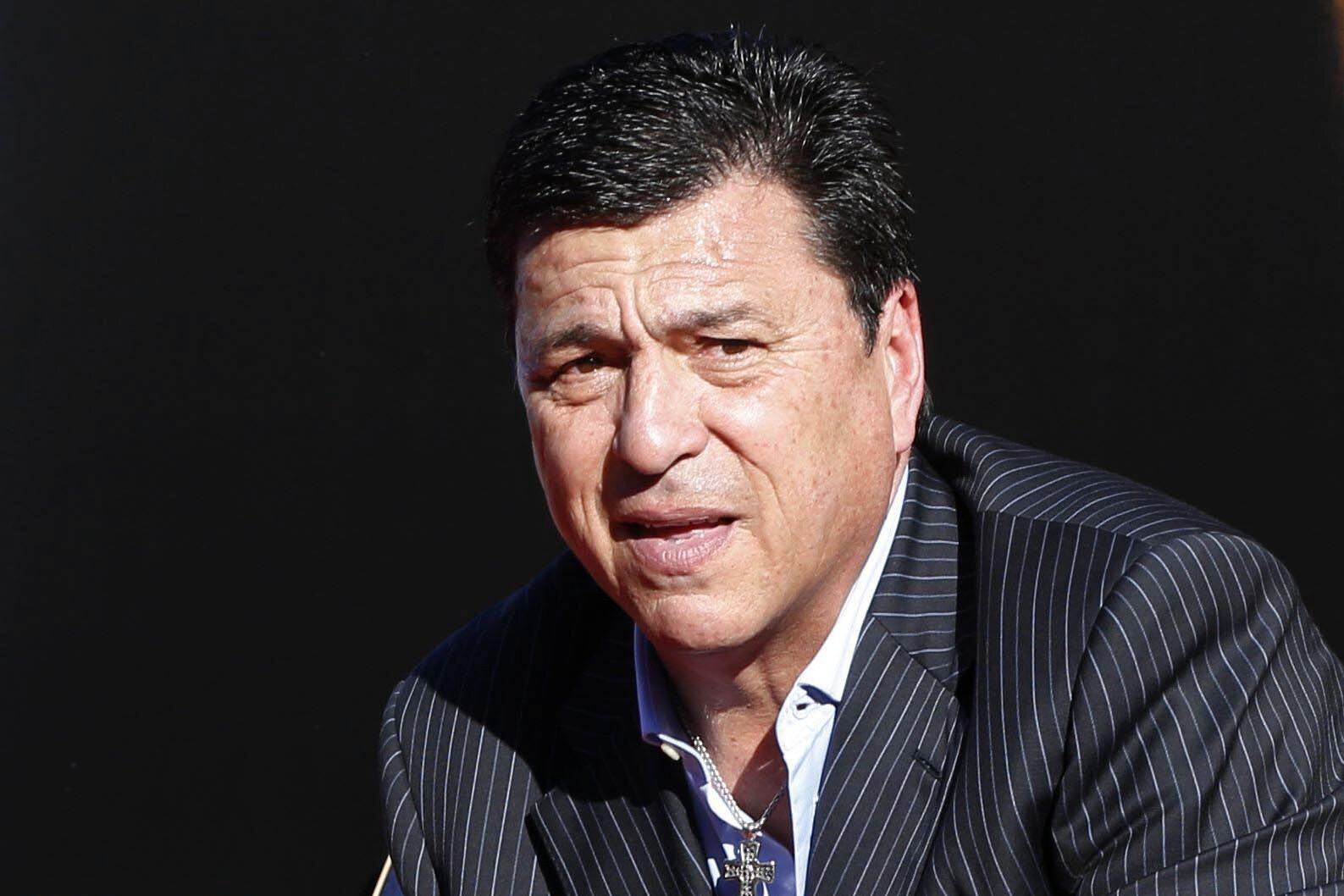 Passarella, el primer jugador argentino en alzar la Copa del Mundo