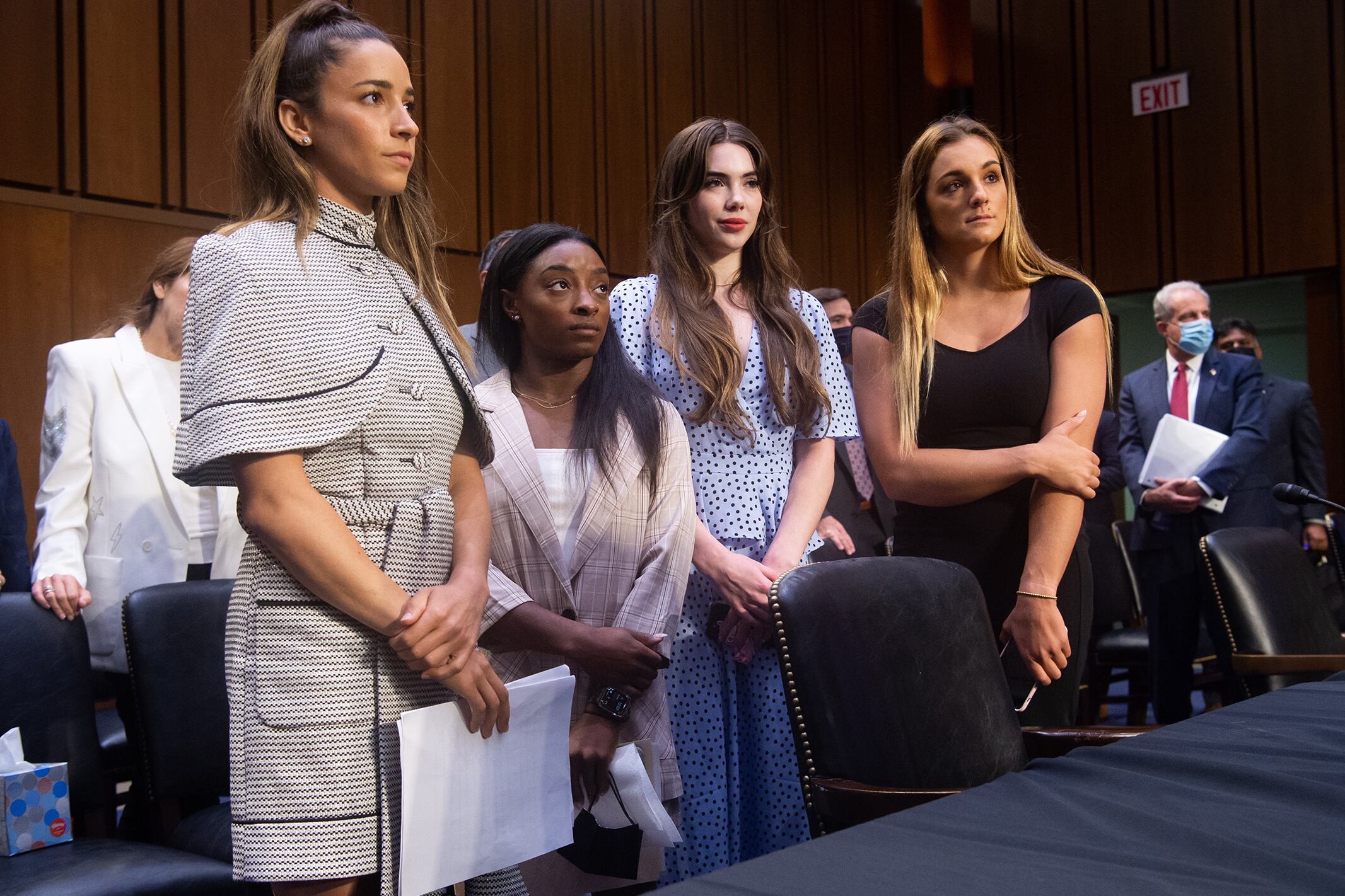 Las gimnastas estadounidenses (desde la izquierda) Aly Raisman, Simone Biles, McKayla Maroney y Maggie Nichols tras testificar en el juicio contra el médico Larry Nassar en Washington