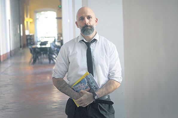 Buscaglia, además de coleccionista, es narrador e investigador.