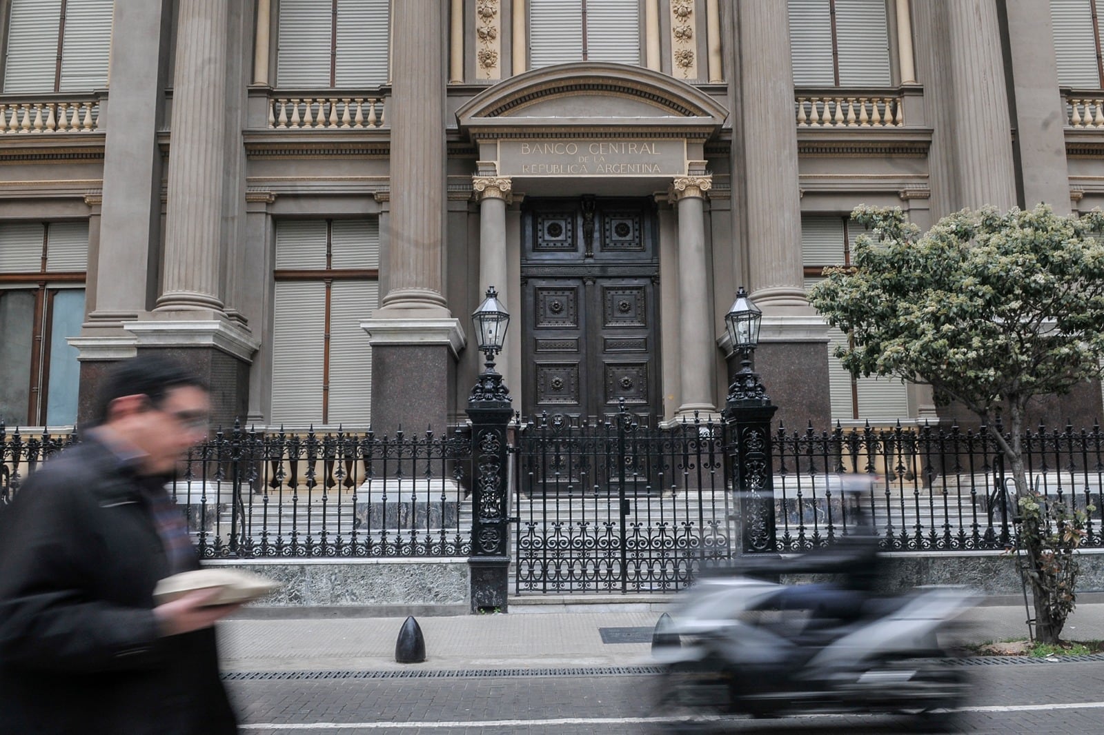 La autoridad monetaria consideró que la desaceleración de la inflación de los últimos meses se debe en buena parte al ancla monetaria. 