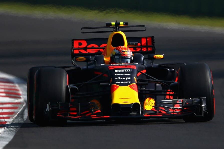 Verstappen y su Red Bull, al frente desde el inicio en Brasil.