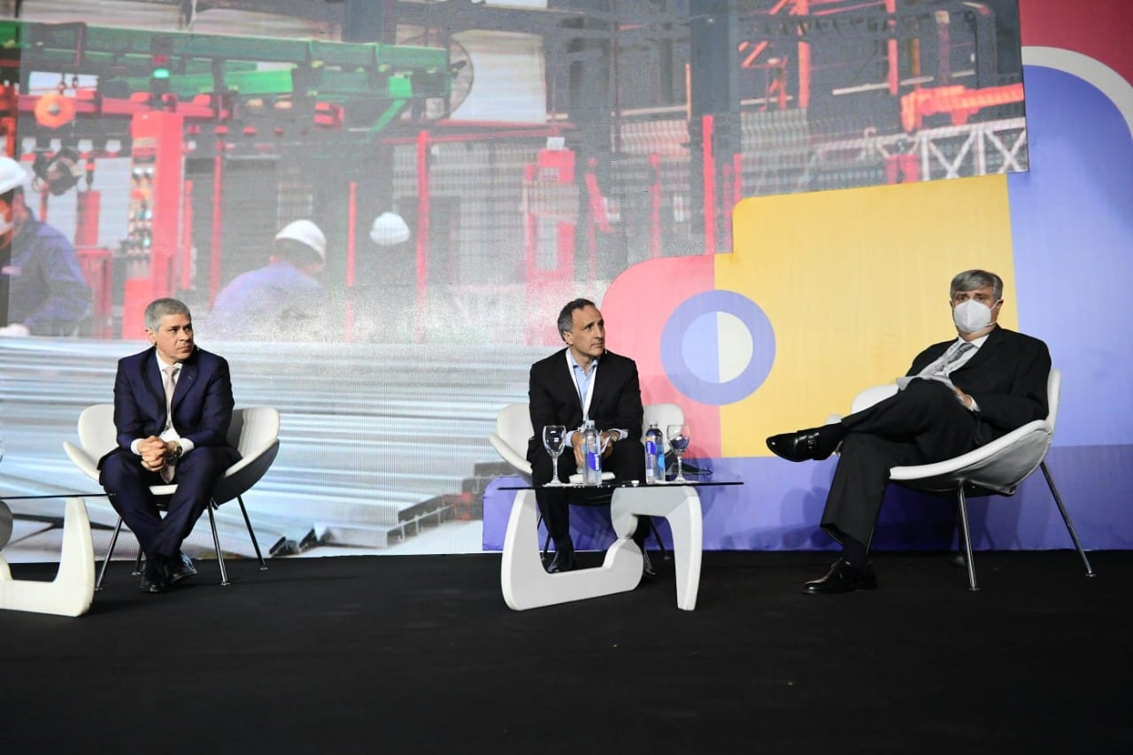 "En renovables tampoco tenemos más capacidad de transporte", dijo González.