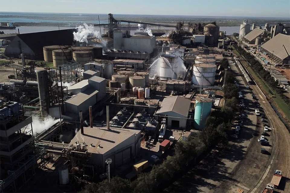 Desde el sábado está paralizado el puerto que Vicentin posee en San Lorenzo y la planta de Renopack. 