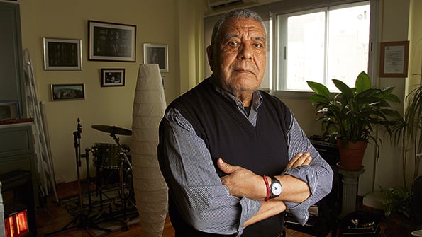 “Hay que arriesgarse a buscar un interlocutor sin ser complaciente. Yo compongo, borro, reescribo.”