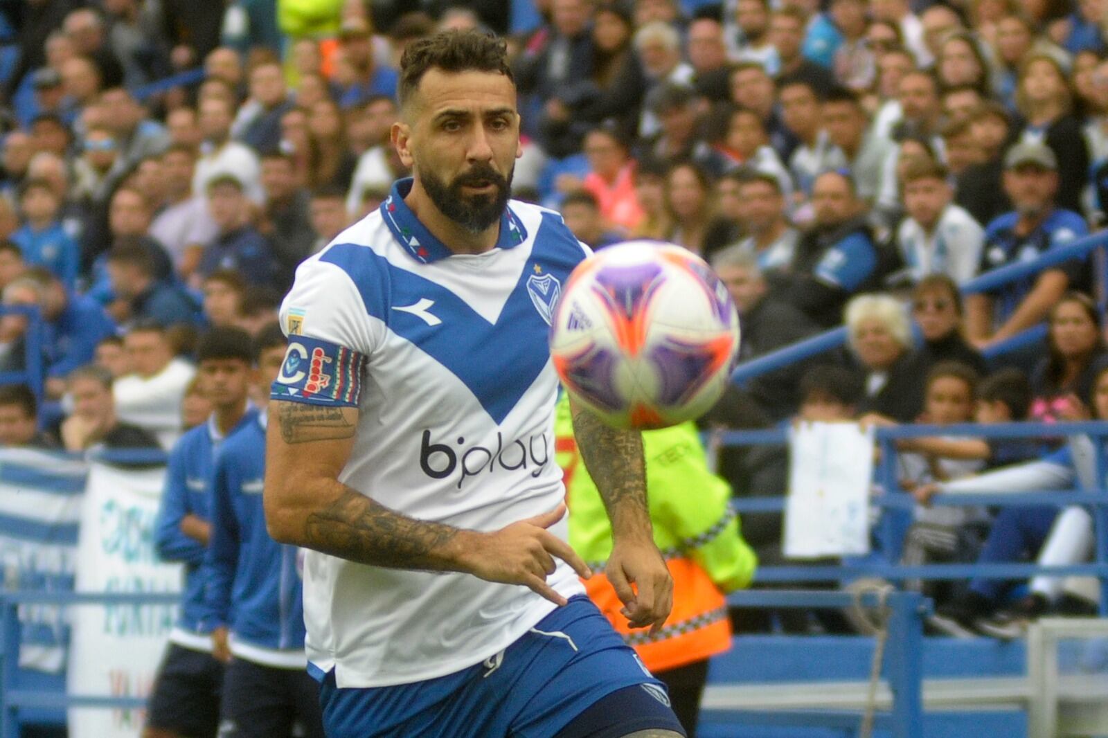 Lucas Pratto busca club tras su abrupta salida de Vélez