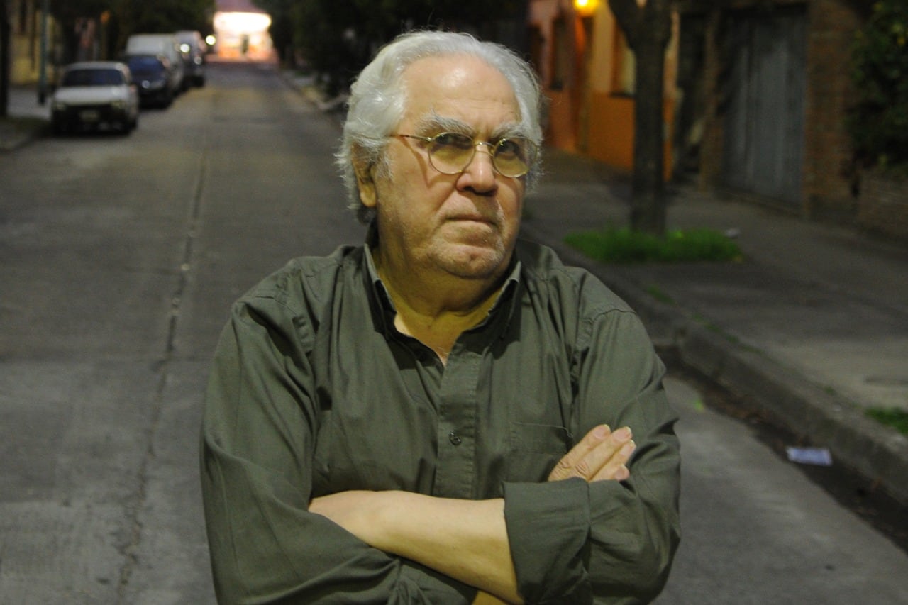 Cedrón actuará junto a Roger Helou y Daniel Frascoli en Sarmiento 3632.