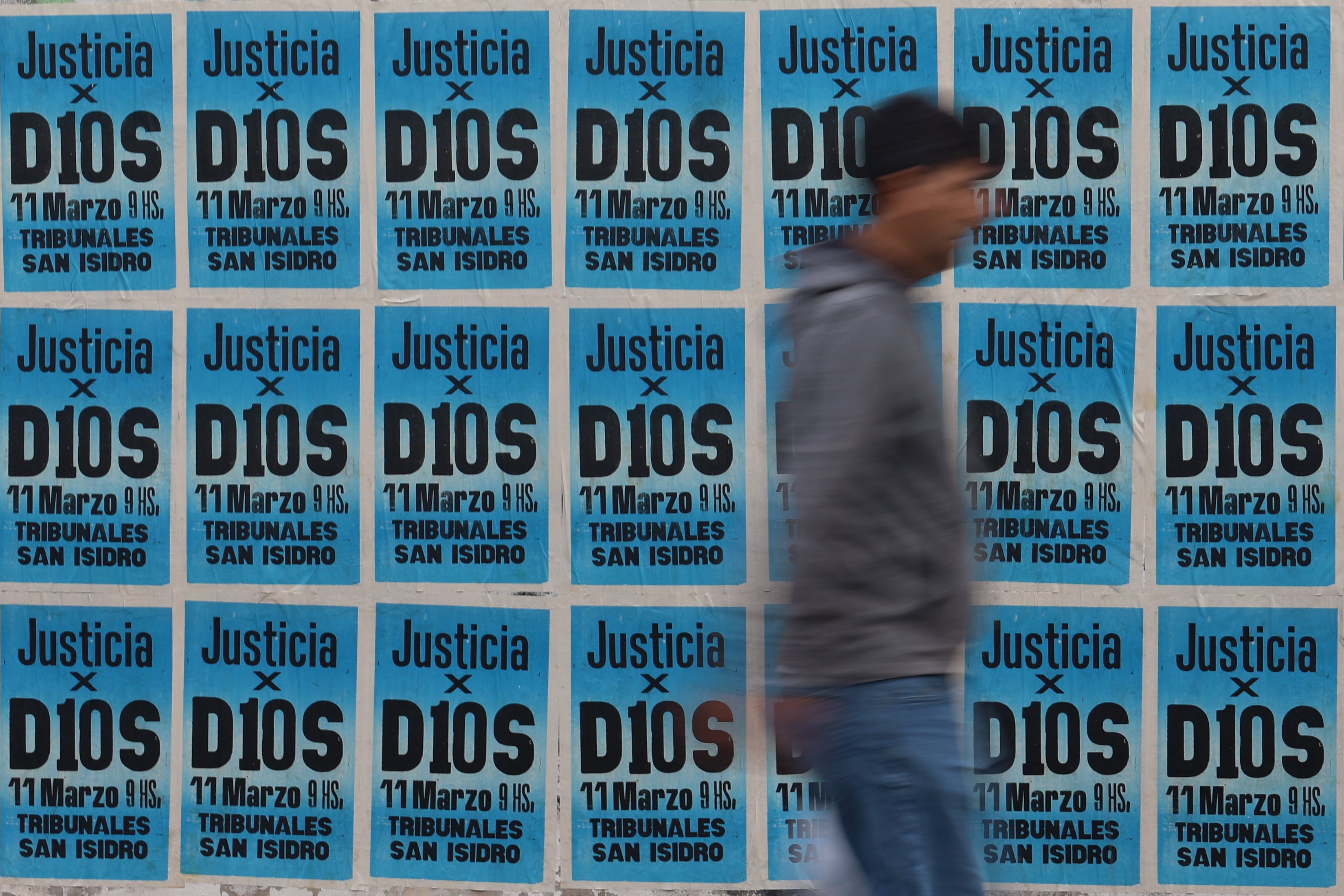 Afiches y pancartas insisten con el pedido de justicia.