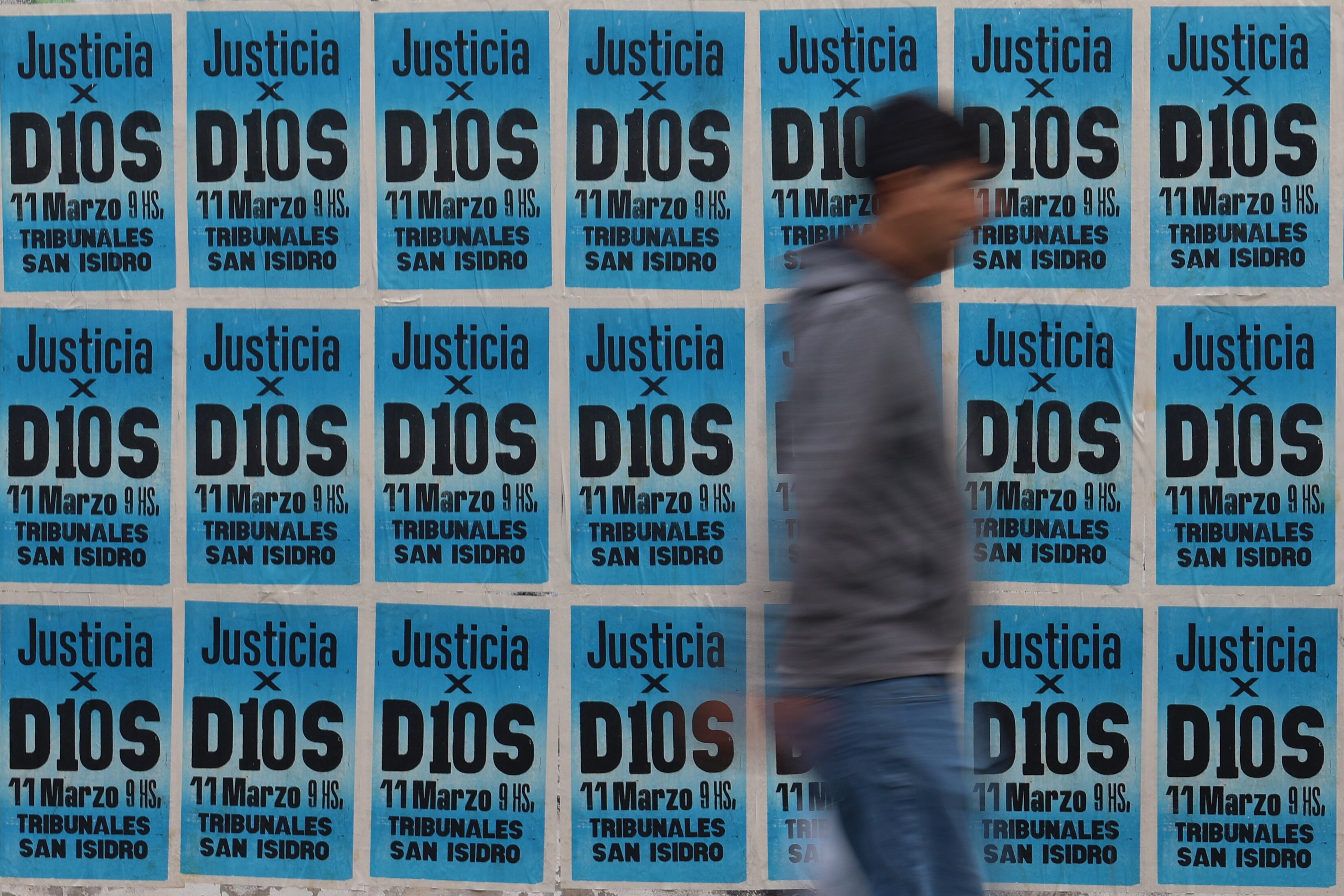 Afiches y pancartas insisten con el pedido de justicia.
