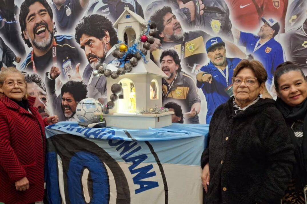 Las hermanas de Diego Maradona, bautizadas en la Iglesia Maradoniana