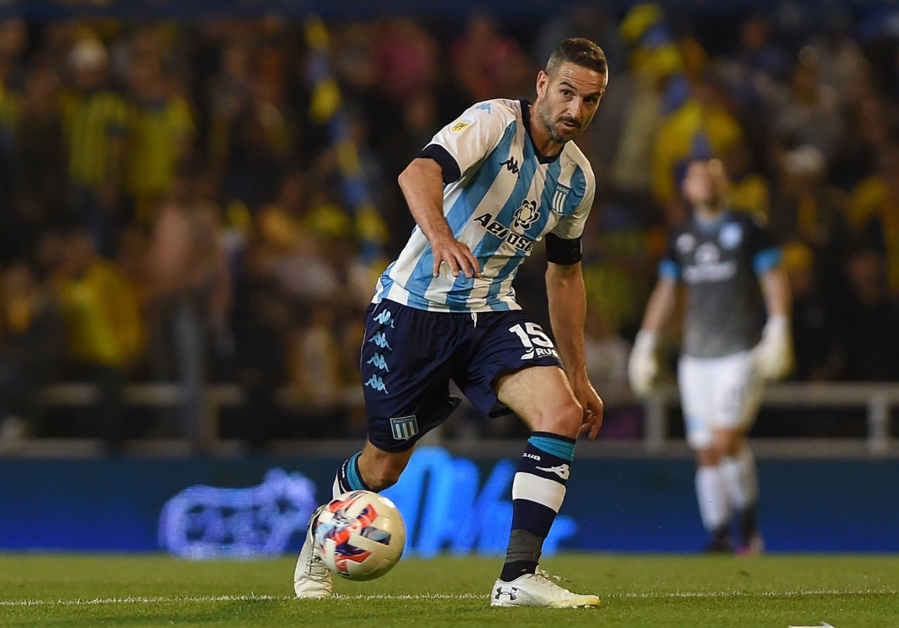 Lisandro López jugará en Sarmiento y estará cerca de su madre