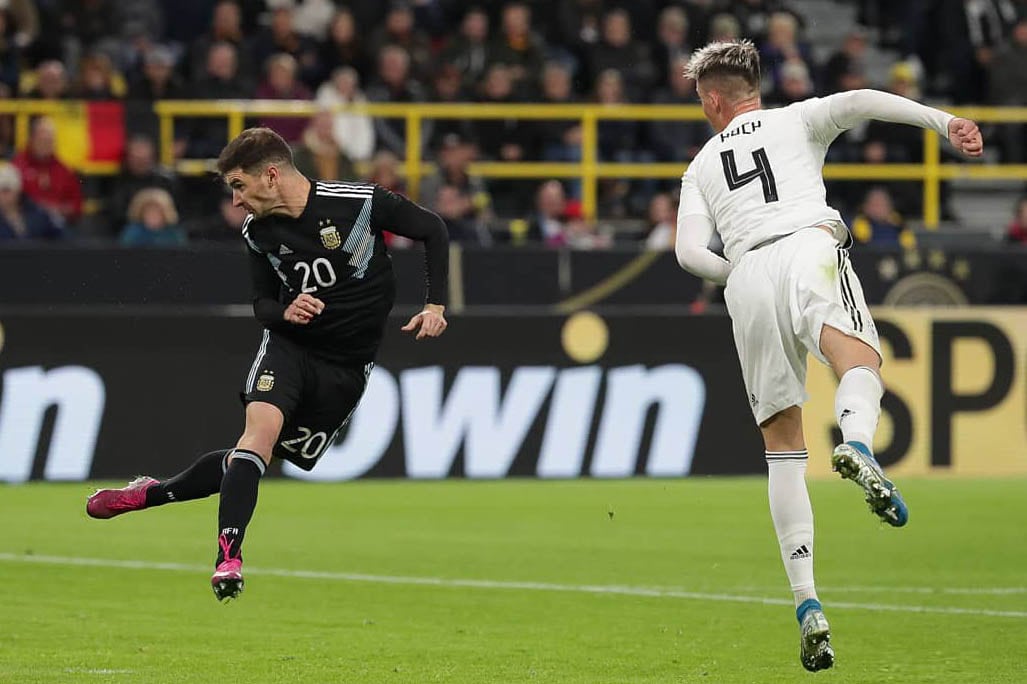 Alario tuvo un gran ingreso, con gol y asistencia para igualar la historia.