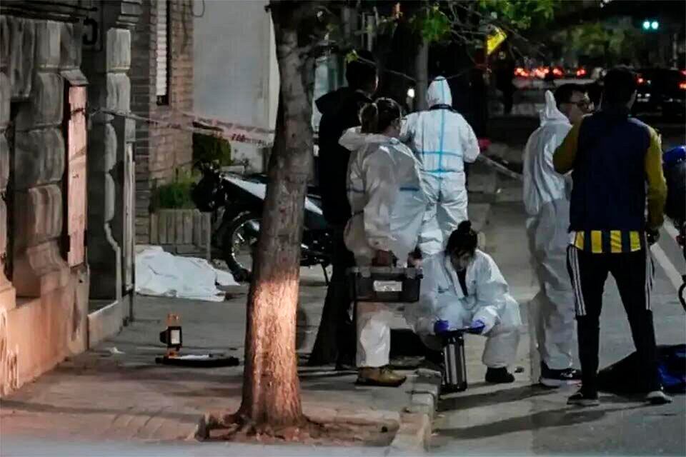 Ivanna iba con la camiseta de Central cuando la atacaron en Lagos y Montevideo.
