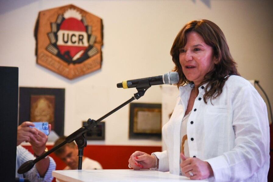 Inés Brizuela y Doria, Intendenta.