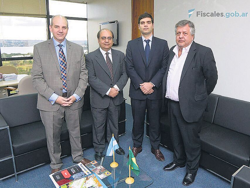 Los fiscales argentinos adelantaron que no se llevaron documentación porque depende de un trámite en Brasil.