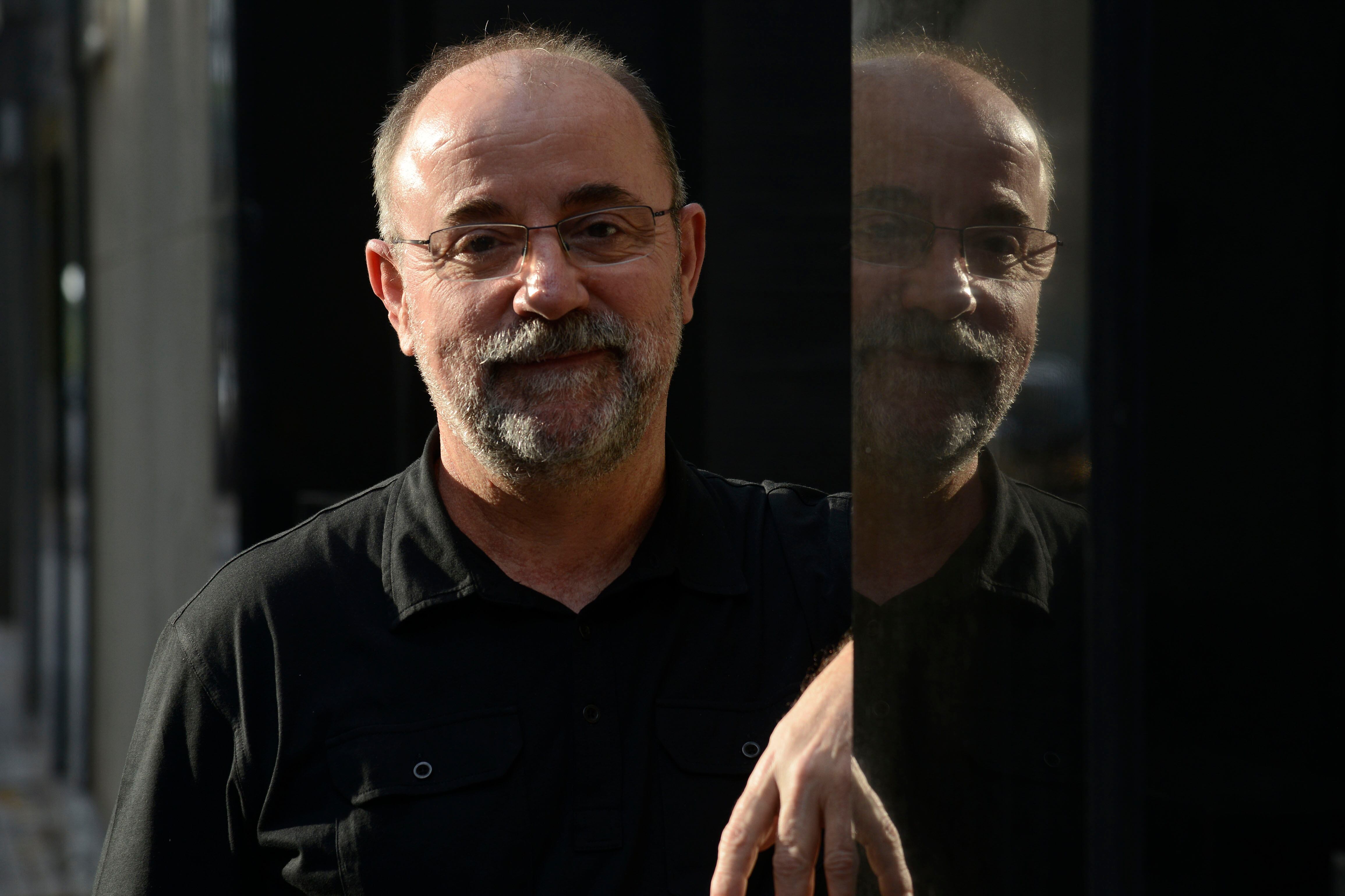 La poesía de Abel Rodríguez está lejos de la literalidad y el prosaísmo en boga.