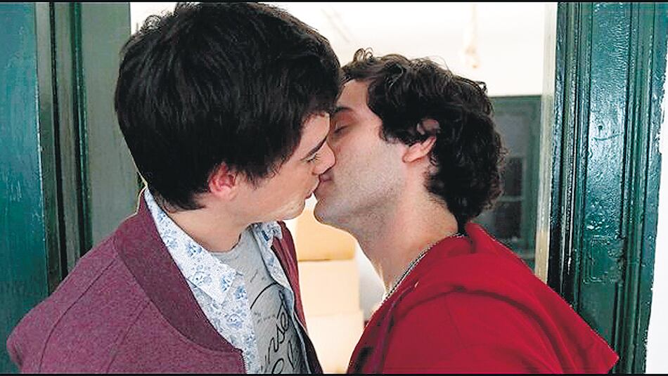 Telenovelas: Después de los besos gays… ¿qué más hay? Besos gays.