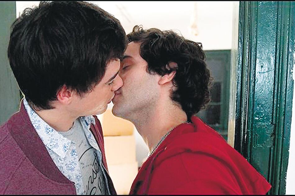 Telenovelas: Después de los besos gays… ¿qué más hay? Besos gays.