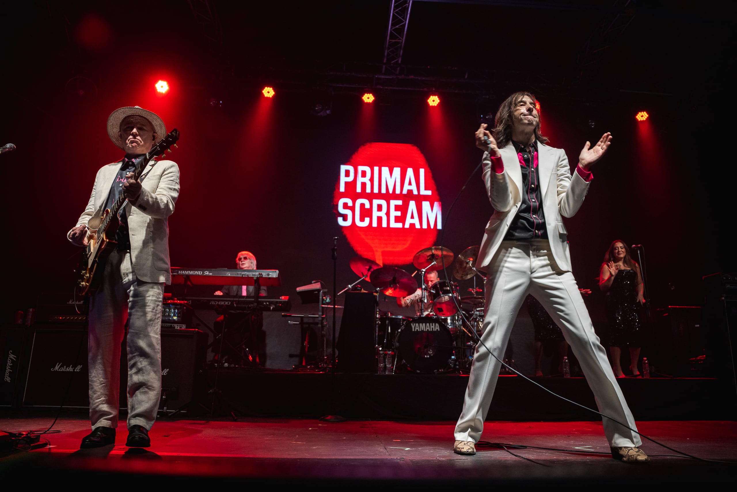 Andrew Innes y Bobby Gillespie, los históricos de Primal Scream.