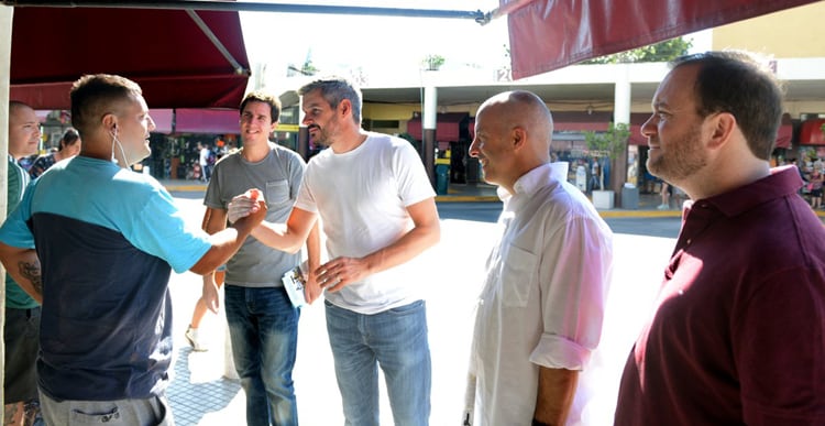 Peña timbreó en Pilar junto al intendente Ducoté.