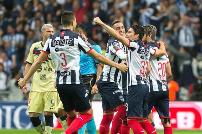 Rayados festeja el gol de Funes Mori.