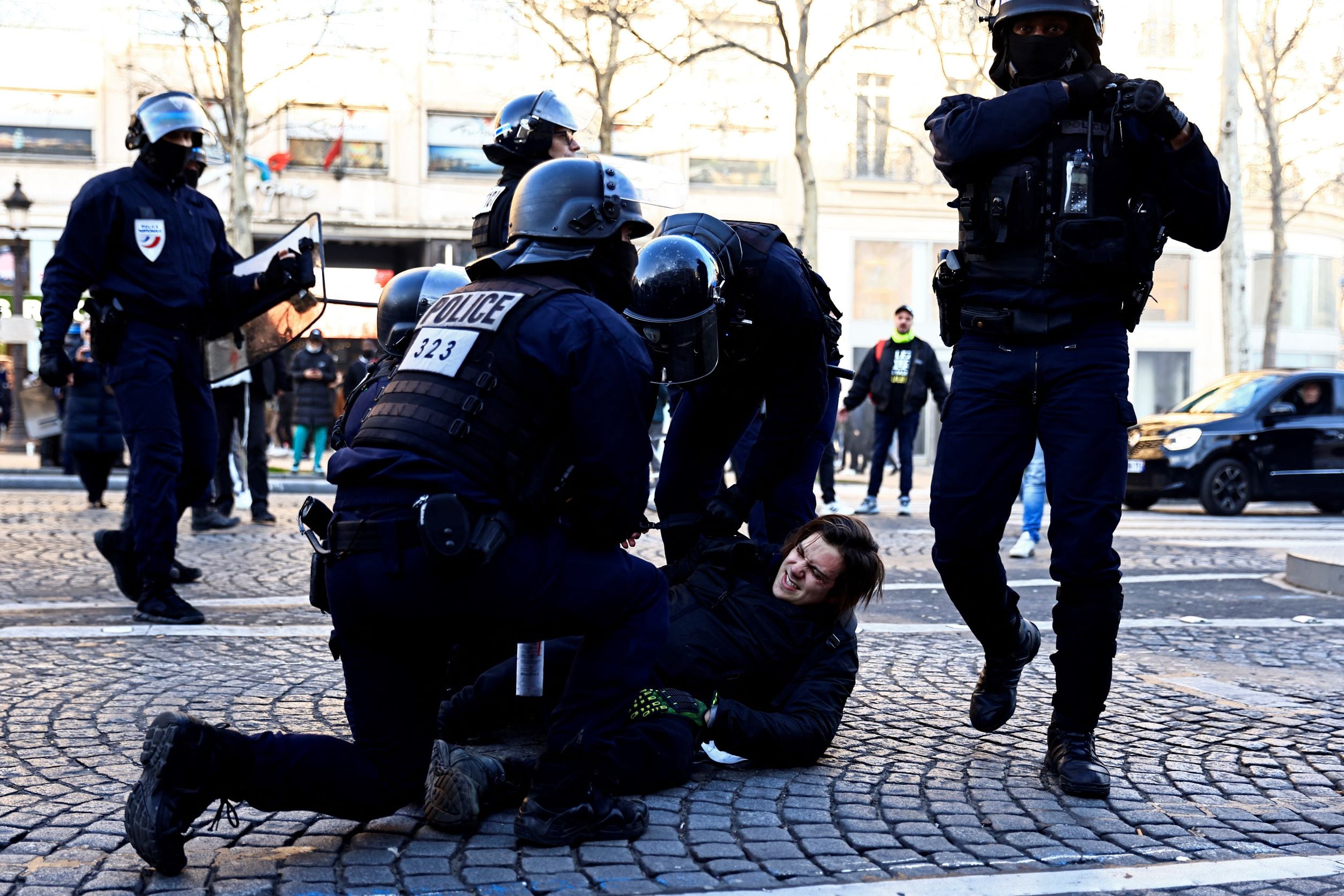Según la policía, 337 personas fueron multadas