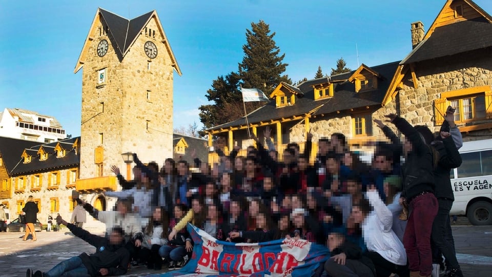 El gobierno nacional, junto al de la Provincia de Buenos Aires y el de CABA evalúan suspender todos los viajes de egresados hasta que pase el pico de la pandemia.