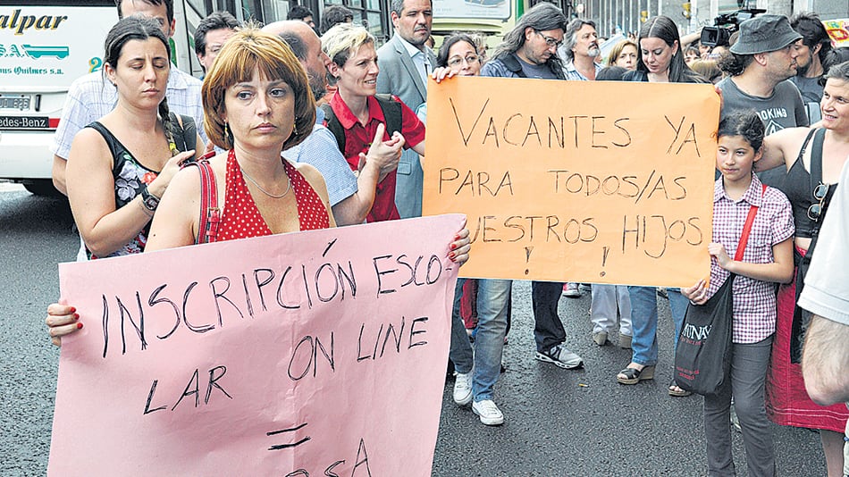 Las protestas por la inscripción on line, un clásico de los últimos años en esta época en la ciudad.