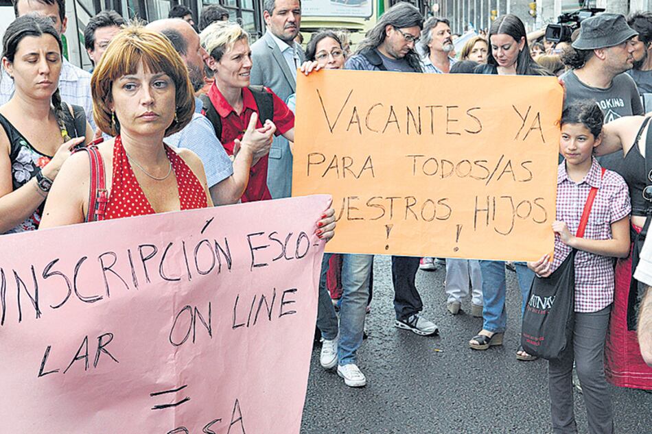 Las protestas por la inscripción on line, un clásico de los últimos años en esta época en la ciudad.