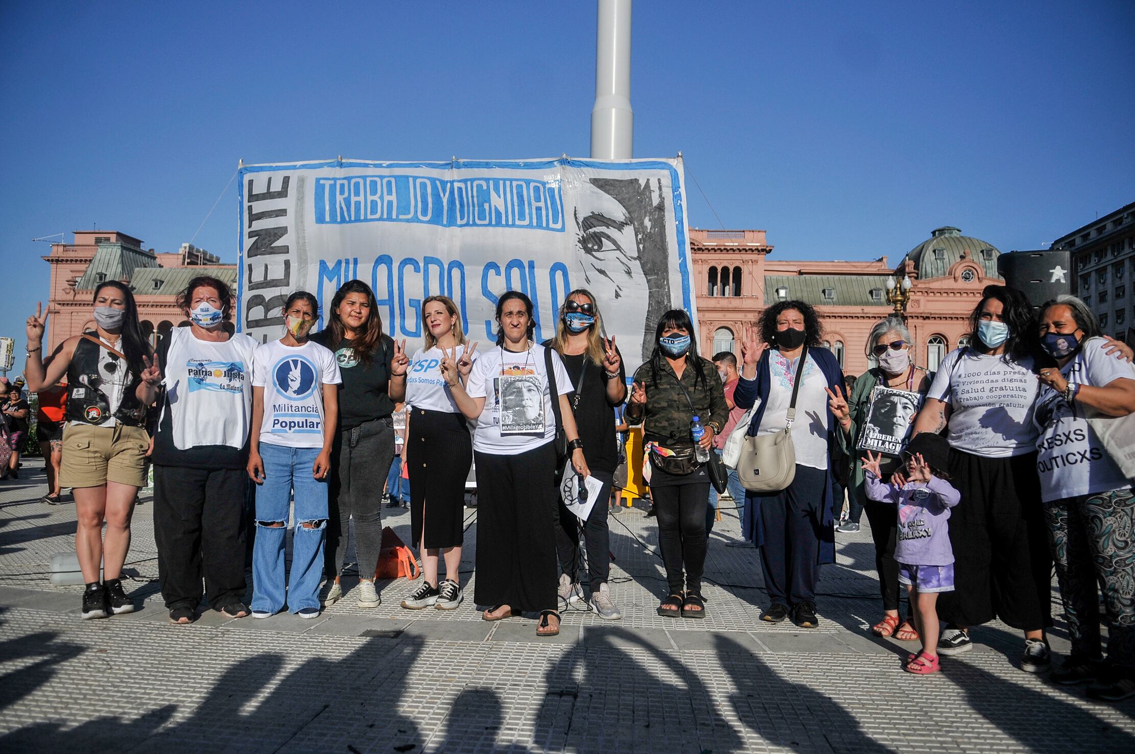 Miles de personas se movilizaron frente a la Casa de Rosada.