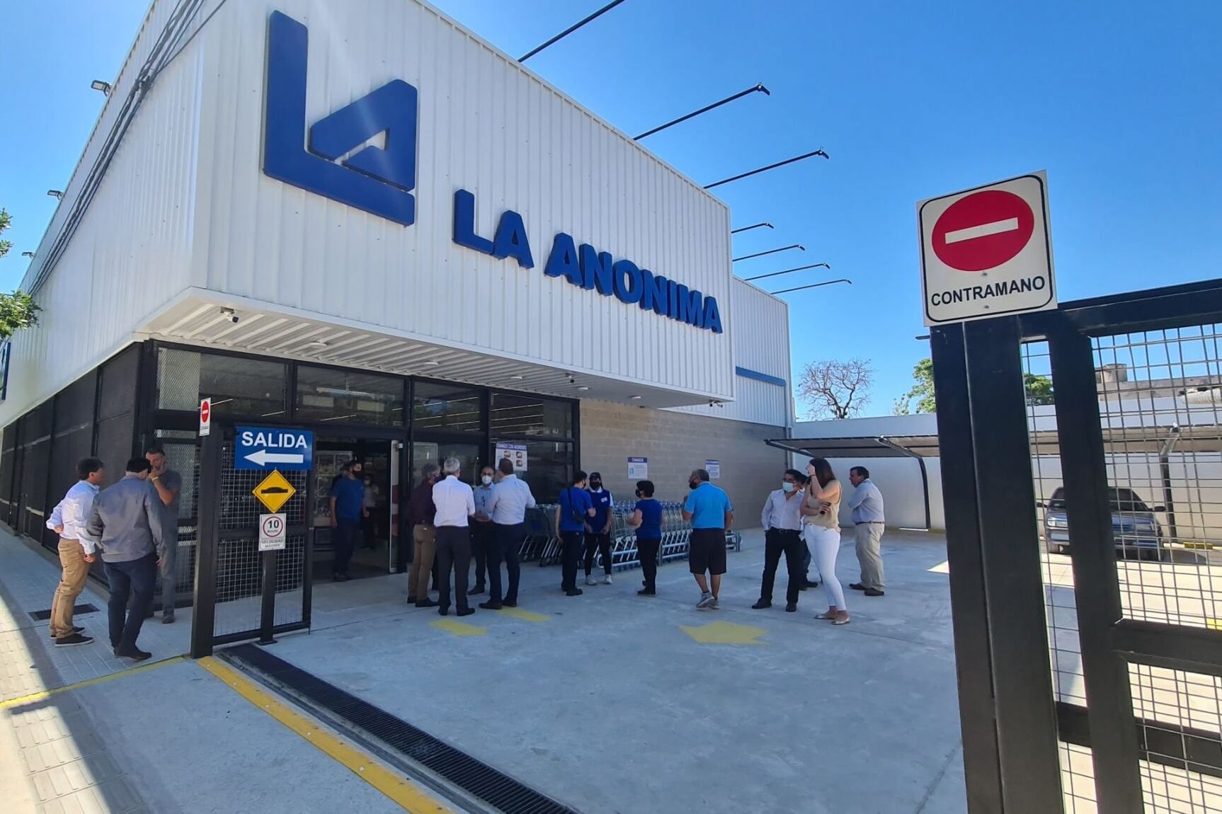 La Anónima fue intimada por evasión junto a otras seis cadenas