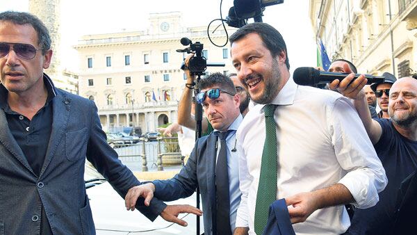 Salvini anunció que quiere poner en discusión seriamente las normas del acuerdo de Dublín.