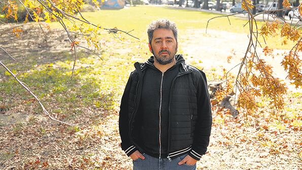 Además de El Podrido, este año Meret publicará dos libros más: Los montes (Mansalva) y El niño bobo (Peces de Ciudad).