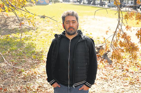 Además de El Podrido, este año Meret publicará dos libros más: Los montes (Mansalva) y El niño bobo (Peces de Ciudad).