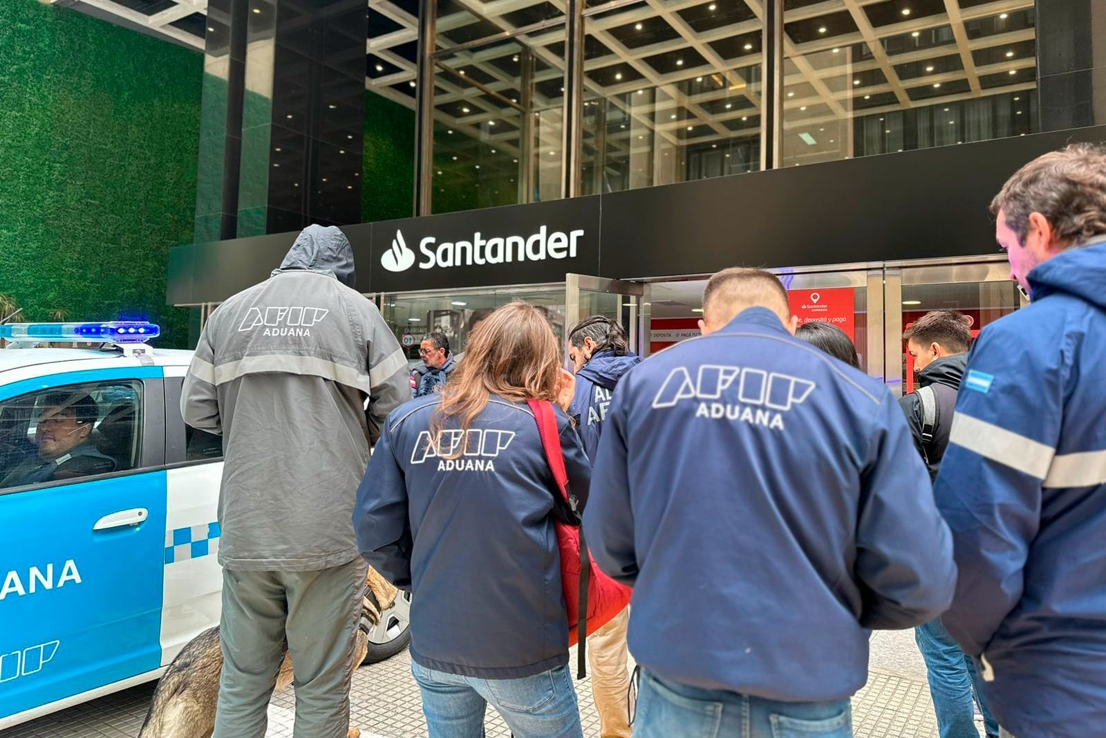 Allanamiento en busca del contenido de una caja de seguridad a nombre de Federico Pulenta.