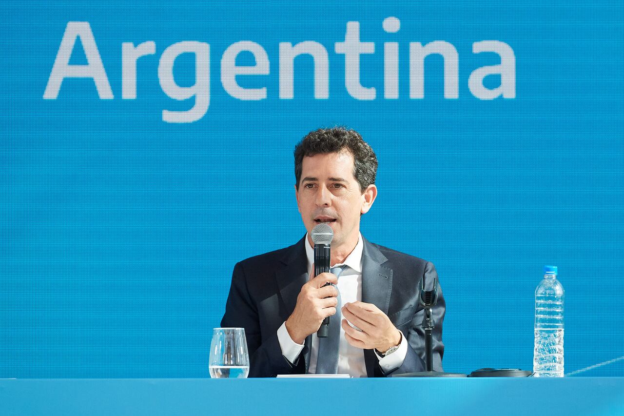 El ministro del Interior consideró poco probable que Cristina Kirchner sea candidata, ya que "siempre dice lo que piensa y hace lo que dice”.