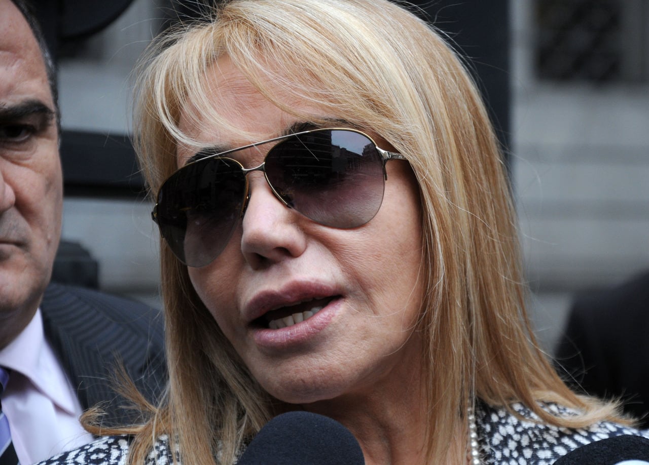 El ex presidente Carlos Menem no se casa. Su ex esposa, Zulema Yoma, desmintió que fuera a contraer matrimonio nuevamente con quien compartió buena parte de su vida.