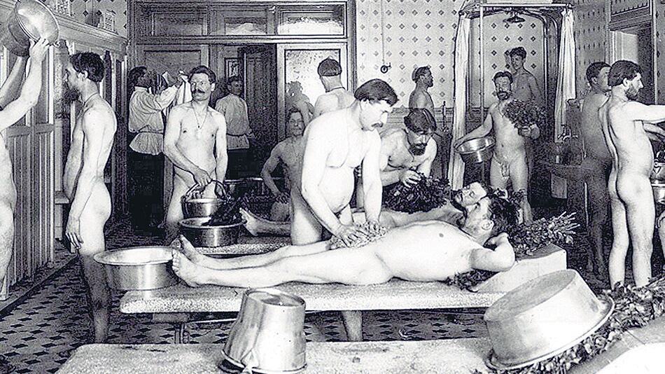 LA CASA DE BAÑOS EGOROV, SAN PETERSBURGO ALREDEDOR DE 1910.